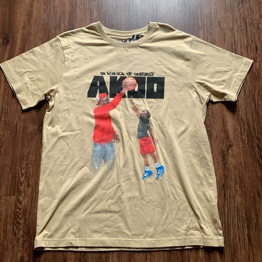 AKOO Men’s Graphic T-Shirt Tan Size Large New